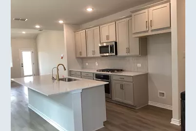 140 Clover Bend, Liberty Hill, TX 78642 - Photo 5