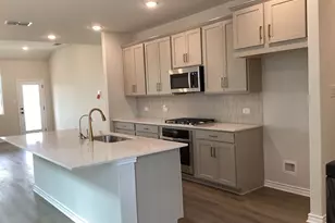 140 Clover Bnd, Liberty Hill, TX 78642 - Photo 5