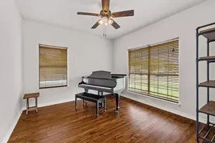 300 River Bluff Cir, Georgetown, TX 78626 - Photo 23