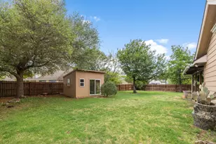 300 River Bluff Cir, Georgetown, TX 78626 - Photo 35