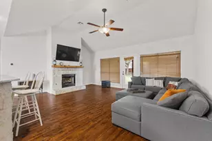 300 River Bluff Cir, Georgetown, TX 78626 - Photo 5