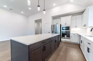 401 Joy Ln, Liberty Hill, TX 78642 - Photo 3