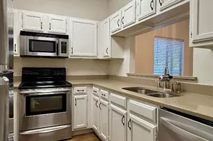 2605 Enfield Rd, Austin, TX 78703 - Photo 5