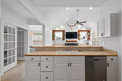 302 Ben Howell Drive, Austin, TX 78704 - Photo 15