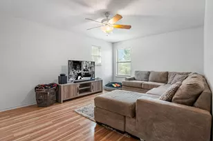 8936 Milton Lease Dr, Austin, TX 78747 - Photo 7