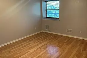 2304 Barton Village Cir, Austin, TX 78704 - Photo 5