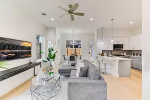 2006 S L Davis Ave, Austin, TX 78702 - Photo 3