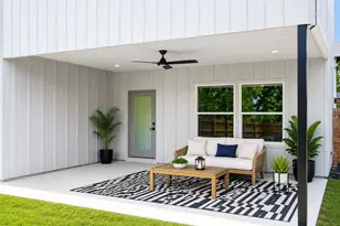 2006 S L Davis Ave, Austin, TX 78702 - Photo 13