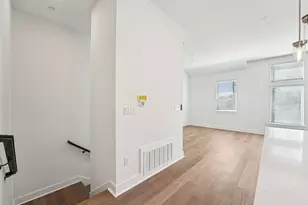 200 W 56th St, Austin, TX 78751 - Photo 11