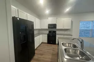 361 Sonterra Dr, San Marcos, TX 78666 - Photo 9