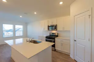 223 Las Lomas Dr, San Marcos, TX 78666 - Photo 11