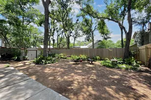 9731 Anderson Village Dr, Austin, TX 78729 - Photo 23