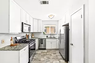 9733 Anderson Village Dr, Austin, TX 78729 - Photo 15