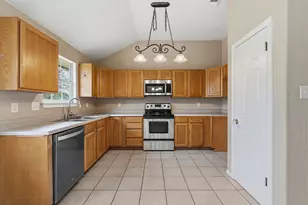 120 Kokomo Ln, Bastrop, TX 78602 - Photo 9