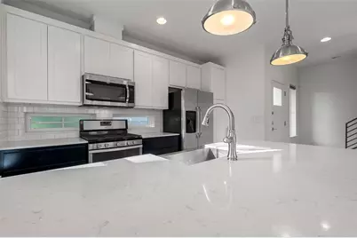 1003 Fiesta Street #B, Austin, TX 78702 - Photo 9