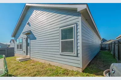 17813 Boardtree Drive, Elgin, TX 78621 - Photo 21