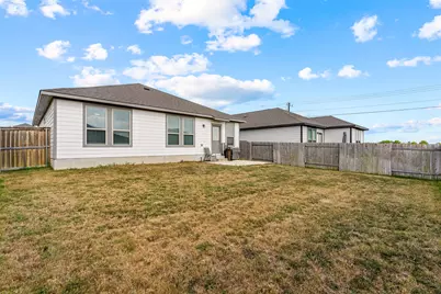 105 Kellys Heroes Way, Jarrell, TX 76537 - Photo 31