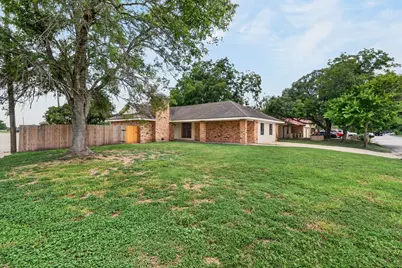 833 Ross Circle, Lockhart, TX 78644 - Photo 1