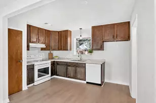 833 Ross Cir, Lockhart, TX 78644 - Photo 9