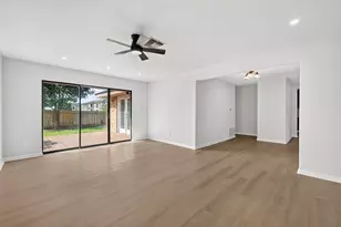 833 Ross Cir, Lockhart, TX 78644 - Photo 5