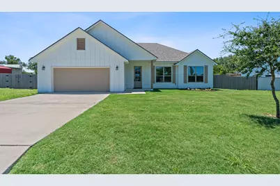 103 W Tomlinson Street, Florence, TX 76527 - Photo 1