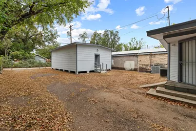 2117 E Cesar Chavez Street, Austin, TX 78702 - Photo 17
