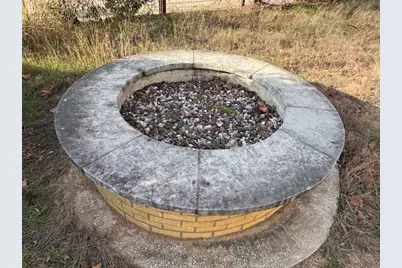 109 NE 2nd Street, Smithville, TX 78957 - Photo 11