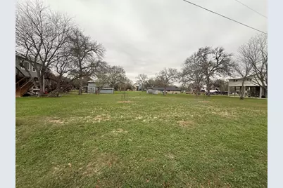 110 Lake Forrest Drive, Seguin, TX 78155 - Photo 3