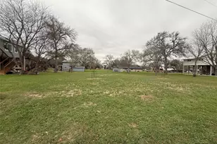 110 Lake Forrest Dr, Seguin, TX 78155 - Photo 3