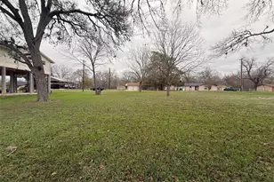 110 Lake Forrest Dr, Seguin, TX 78155 - Photo 5