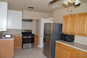 2616 E 3rd St, Austin, TX 78702 - Photo 9