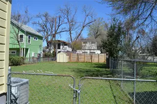 2616 E 3rd St, Austin, TX 78702 - Photo 3