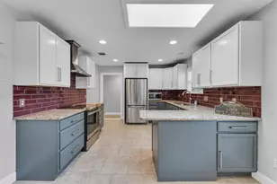202 E 18th St, Georgetown, TX 78626 - Photo 5
