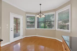 13933 Ashton Woods Cir, Austin, TX 78727 - Photo 7