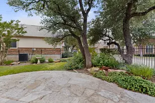 13933 Ashton Woods Cir, Austin, TX 78727 - Photo 27