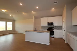 13701 Warnock Trl, Manor, TX 78653 - Photo 5