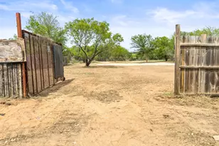 302 Seneca Dr, Burnet, TX 78611 - Photo 1