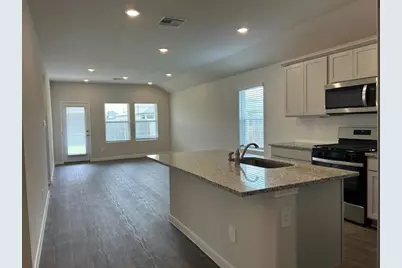 311 Darwin Place, Lockhart, TX 78644 - Photo 3
