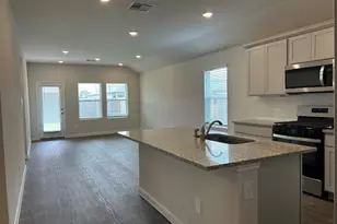 311 Darwin Pl, Lockhart, TX 78644 - Photo 3