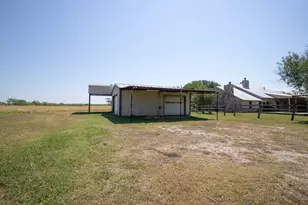 4692 S E River Rd, Martindale, TX 78655 - Photo 33