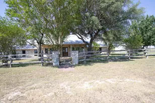 4692 S E River Rd, Martindale, TX 78655 - Photo 1