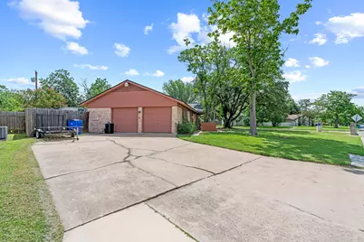 2400 Grace Street, Taylor, TX 76574 - Photo 21