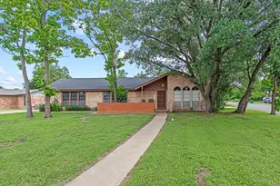 2400 Grace St, Taylor, TX 76574 - Photo 1