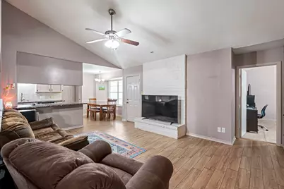 2400 Grace Street, Taylor, TX 76574 - Photo 11