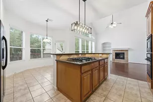 12600 Lee Park Ln, Austin, TX 78732 - Photo 11