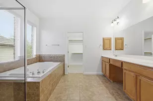 12600 Lee Park Ln, Austin, TX 78732 - Photo 21