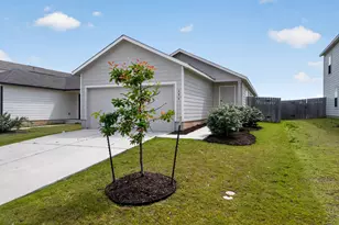 604 Marty Allen Loop, Jarrell, TX 76537 - Photo 3