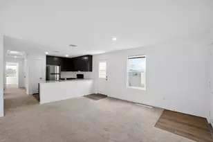 604 Marty Allen Loop, Jarrell, TX 76537 - Photo 5