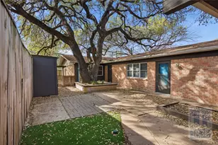2416 S 5th St, Austin, TX 78704 - Photo 21