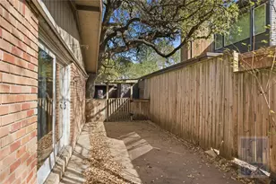 2416 S 5th St, Austin, TX 78704 - Photo 21